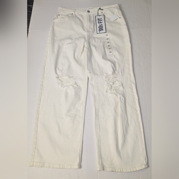 Almost Famous Distressed 90's Fit Jeans Size 15 Inseam 29" High Rise - Picture 1 of 8